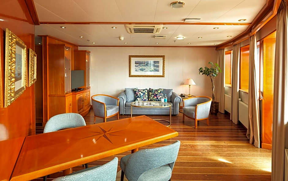 Sunborn London Yacht Hotel