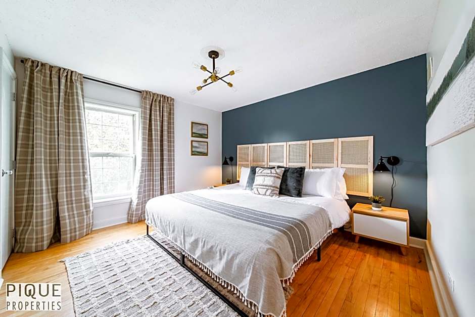 Nordic Spa Retreat - Hot Tub - King Bed- Firepit - BBQ!