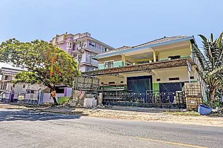 OYO Life 93037 Nova Jaya Homestay Syariah