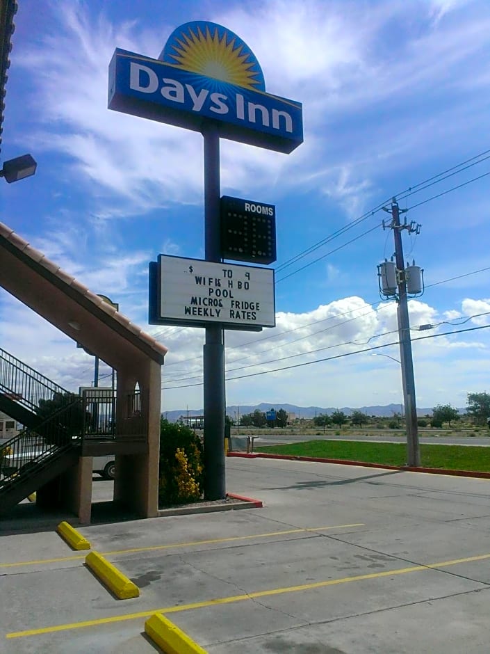 Days Inn by Wyndham Kingman East