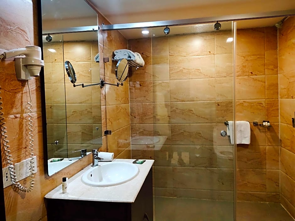 Days Hotel Jalandhar Jyoti Chowk