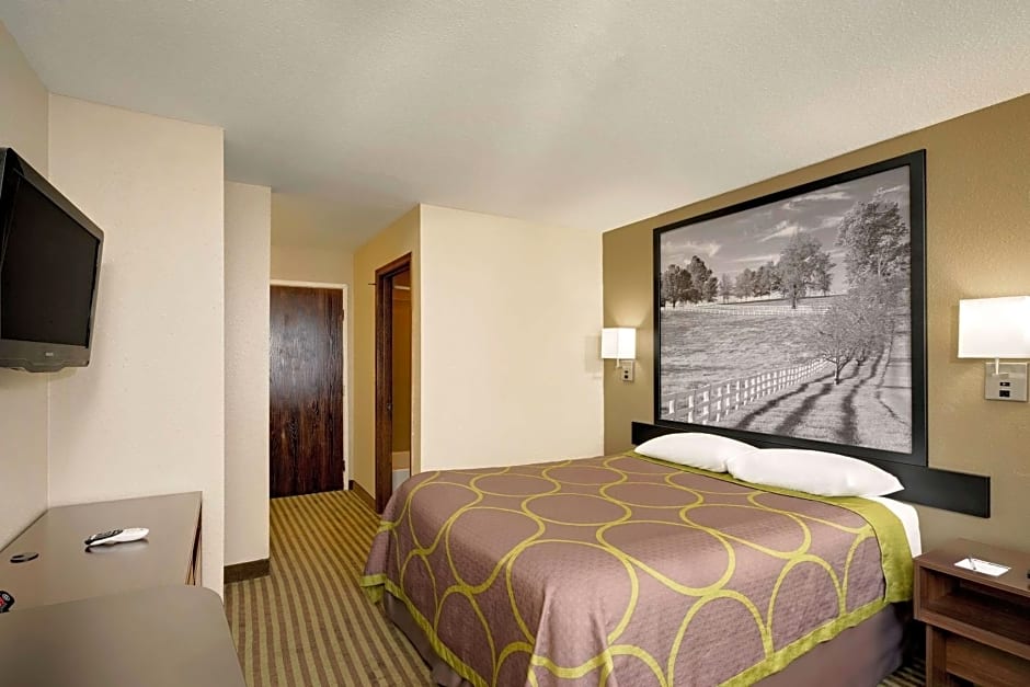 Super 8 by Wyndham Lexington Winchester Rd