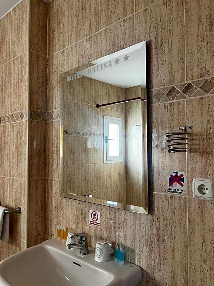 Bayo Lirola Hotel Balisa