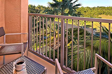 1 Bedroom 2 room Suite, 1 King, Sofa bed, Balcony