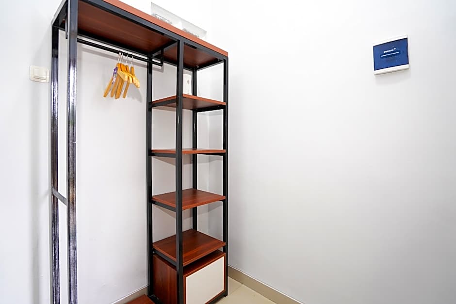 RedDoorz near Padang Golf Adisucipto