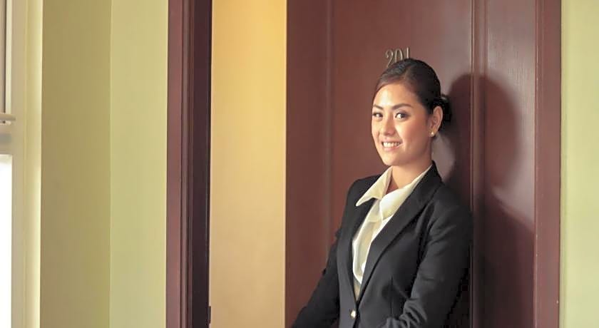 Casablanca Suites Near Airport