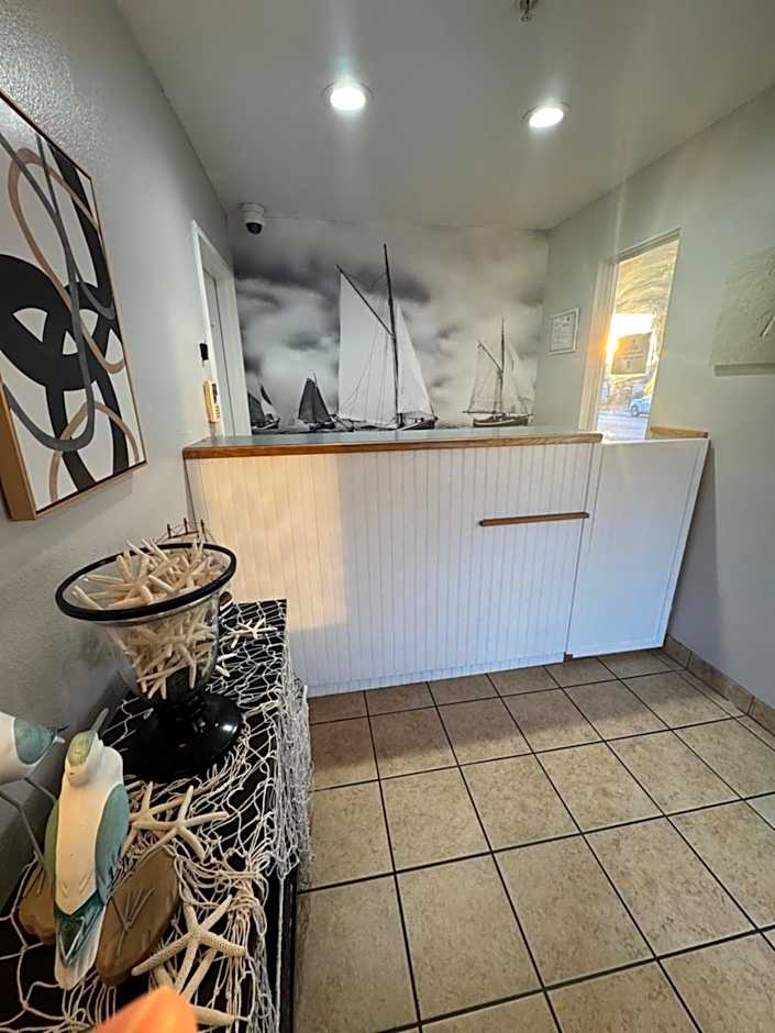 Dune Surfer Inn