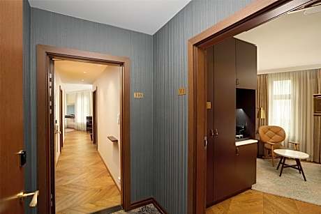 Connecting Family Suite