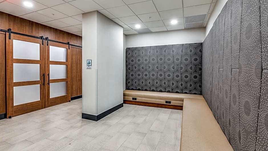 Holiday Inn Dallas Market Ctr Love Field By IHG