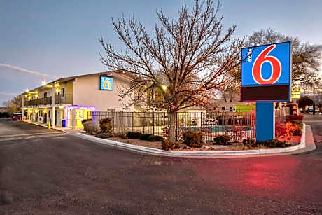 Motel 6 Santa Fe