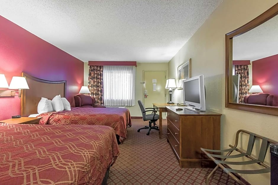 Econo Lodge Inn & Suites Joplin