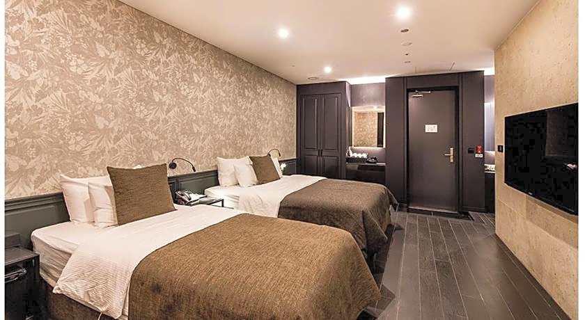 Hotel The May