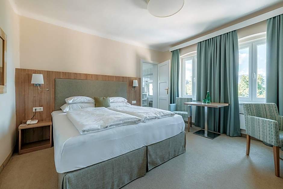 Inselhotel Faakersee