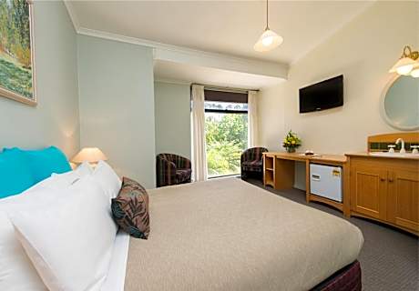 Hotel Queen Room