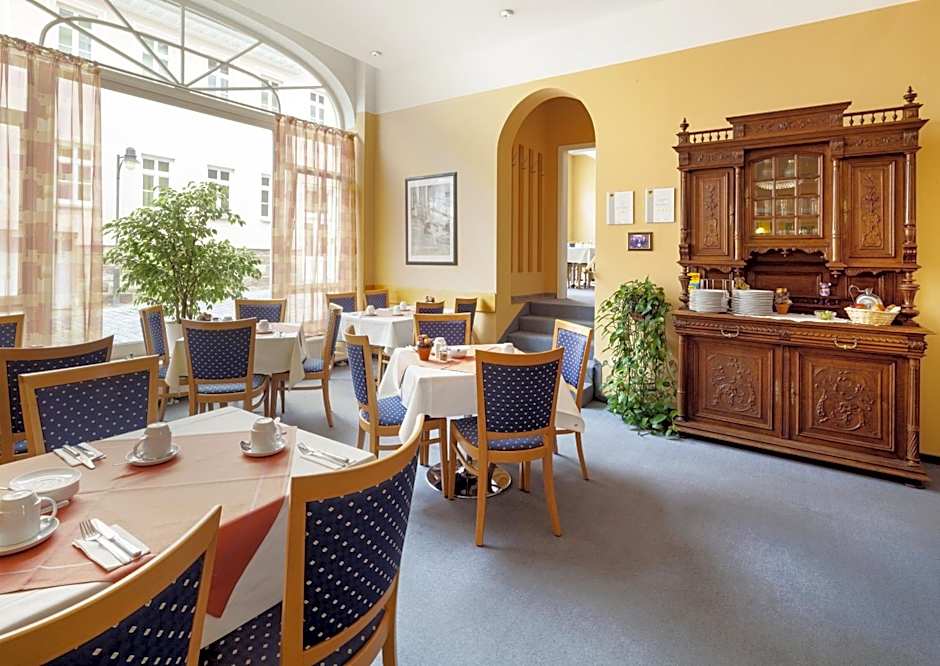 Hotel Garni am Markt - Businesshotel - Frühstücksbuffet - Fahrradabstellplatz - Hunde willkommen