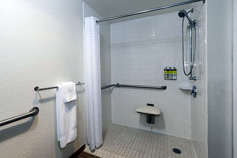 Candlewood Suites Grand Rapids Airport By IHG
