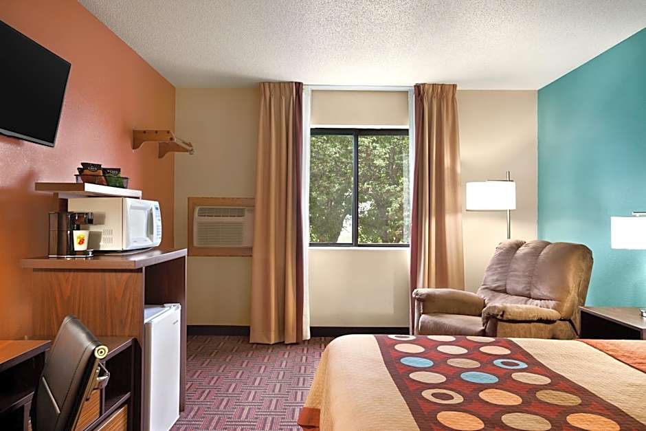Super 8 by Wyndham Salem