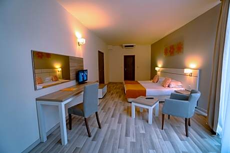 One-Bedroom Suite with Balcony