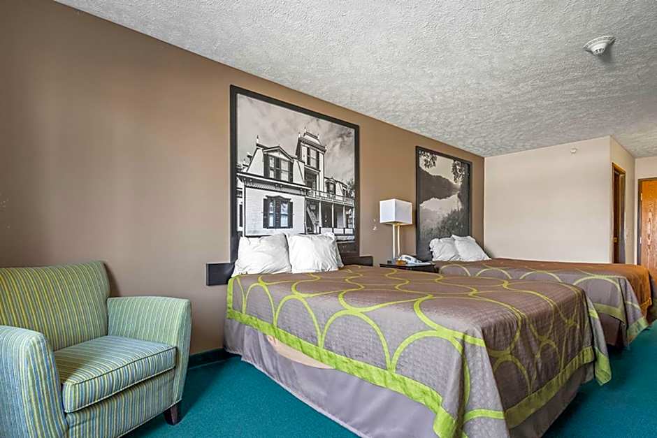 Burgundy Inn & Suites