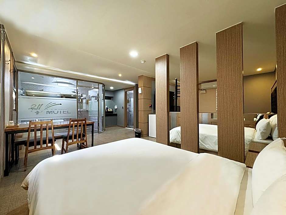 Photo 1 of 15 of Family Suite