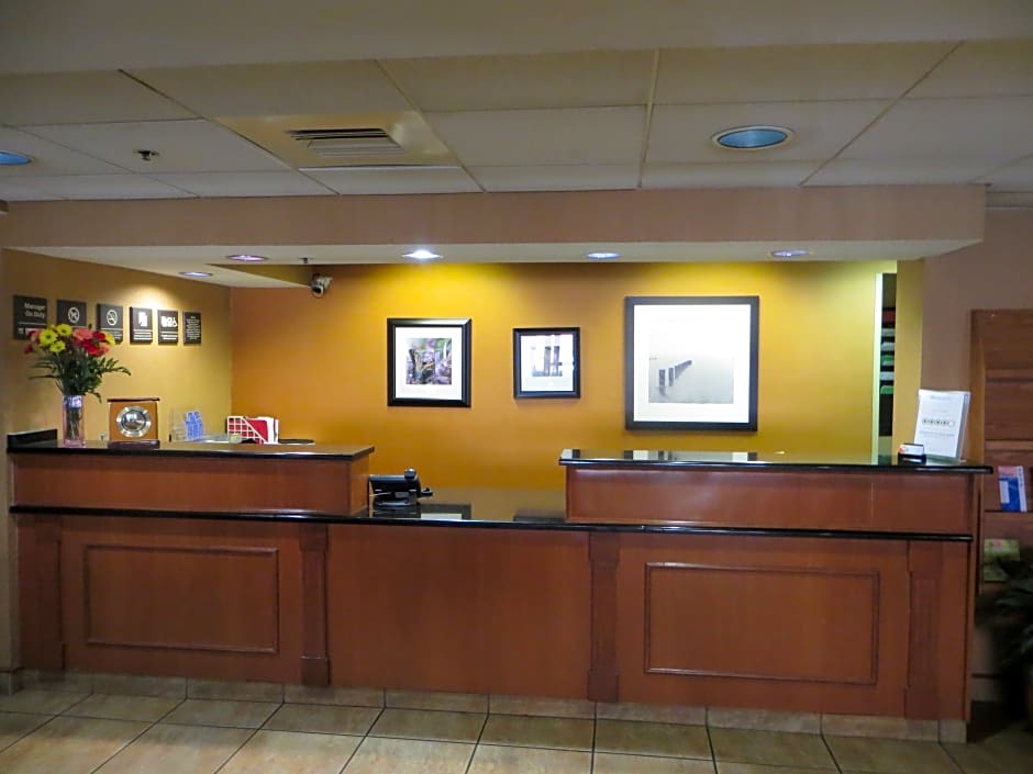 SureStay Plus Hotel by Best Western Chicago Lombard