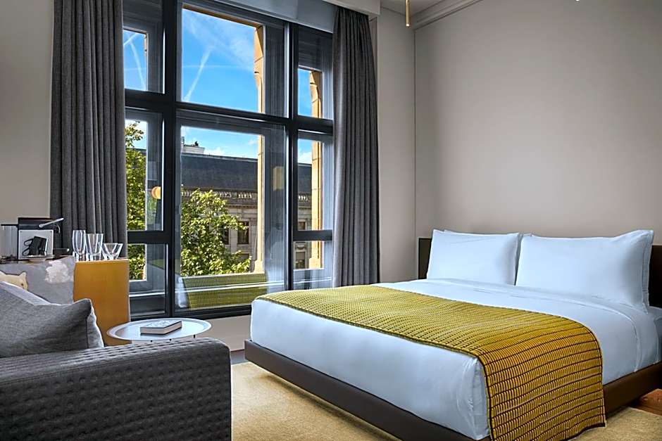 Foto 1 von 1 von Superior 1 King Bed Guestroom, Canal View