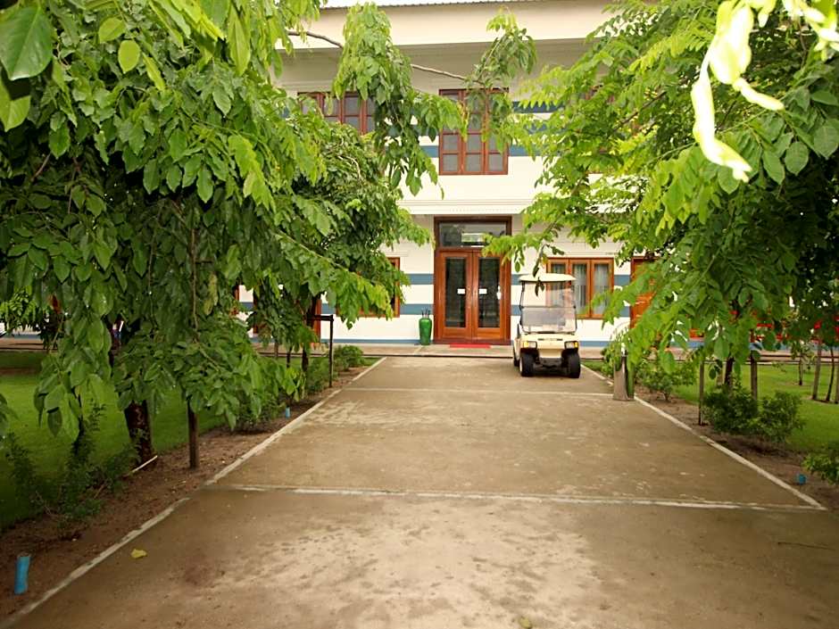 Myanmar Life Hotel