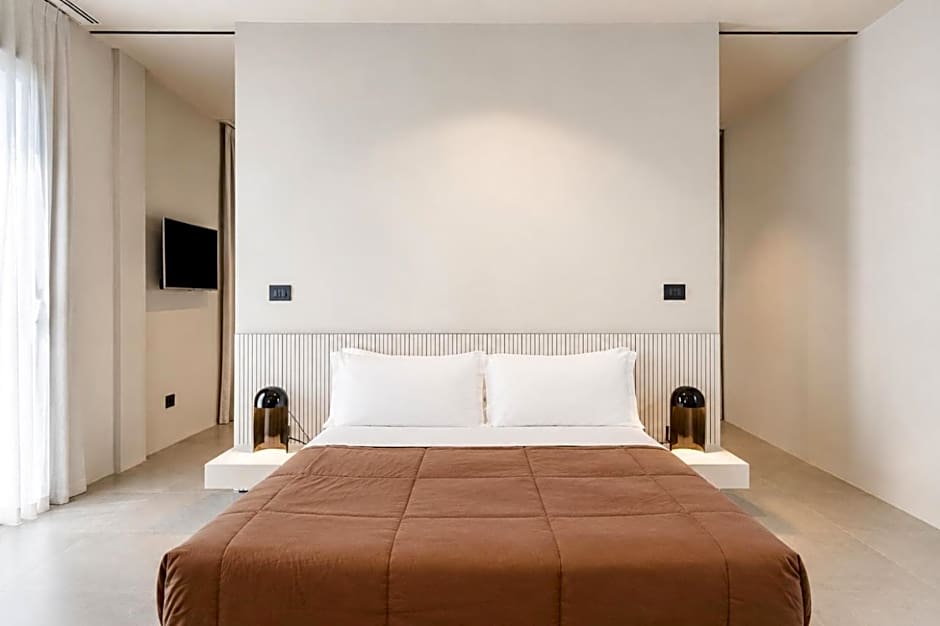Amare Suite & Apartments