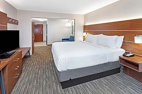 1 King Suite Mobility Accessible Tub