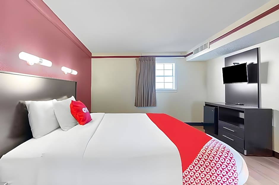 OYO Hotel Tulsa N Sheridan Rd & Airport