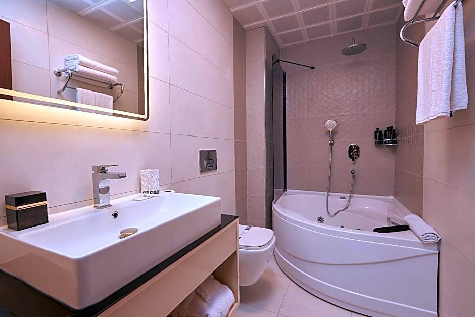 Operla Airport Hotels, Trademark Collection by Wyndham