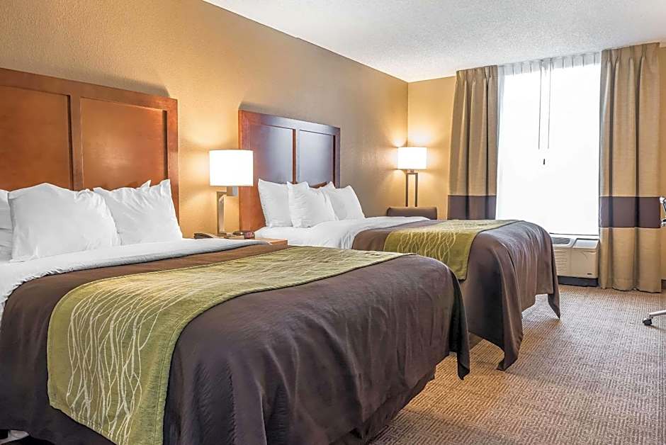 Comfort Inn & Suites Piqua-Near Troy-I75