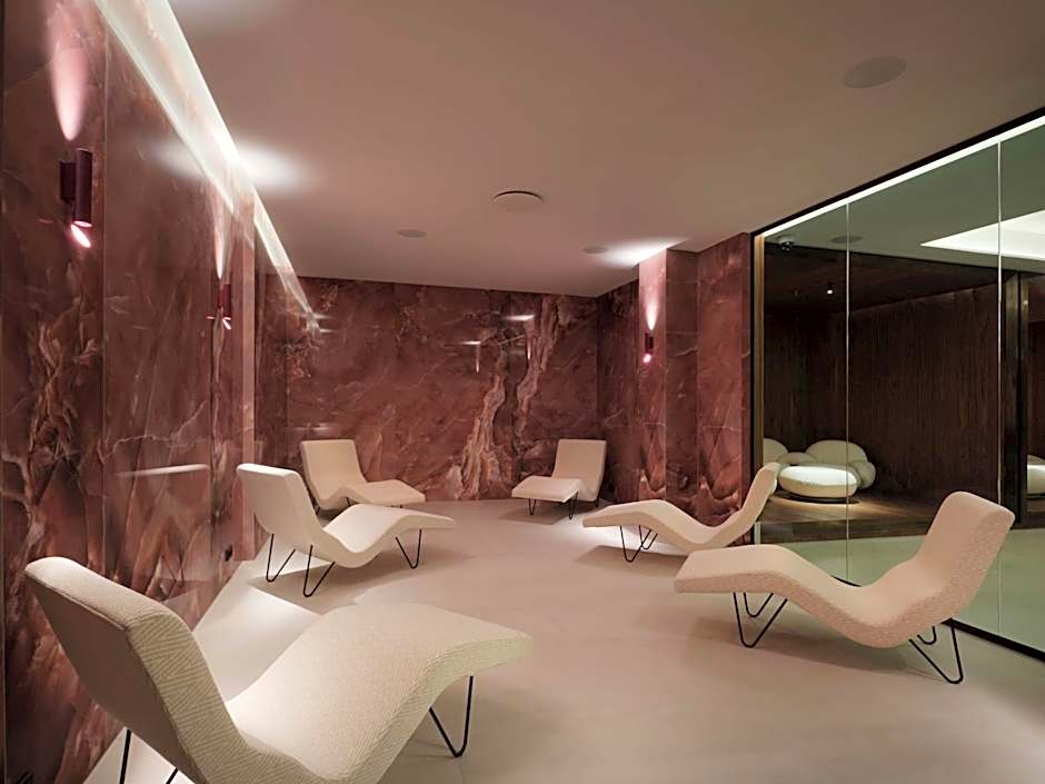 Iceland Parliament Hotel, Curio Collection by Hilton