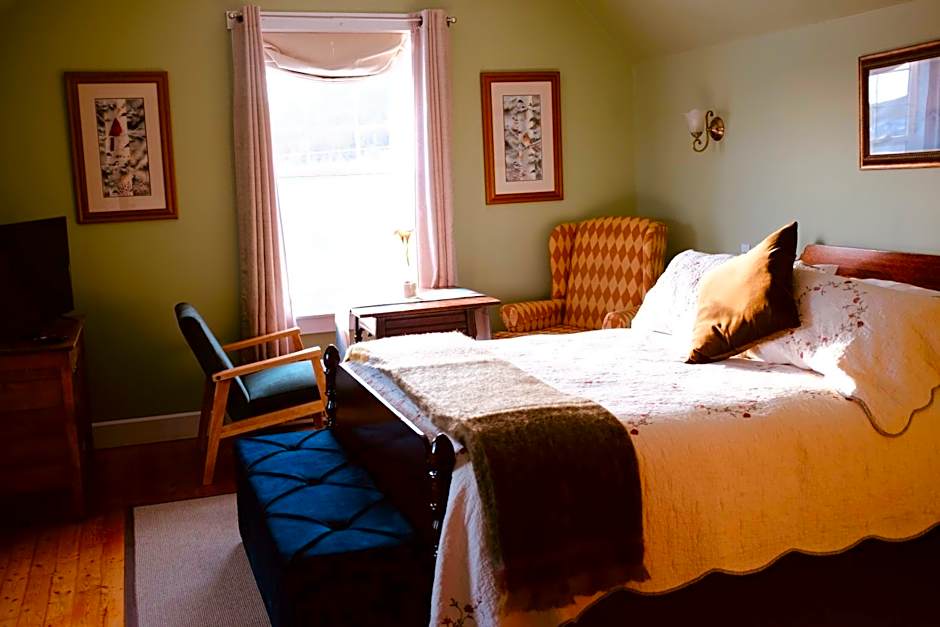The Bread and Cheese Country Inn