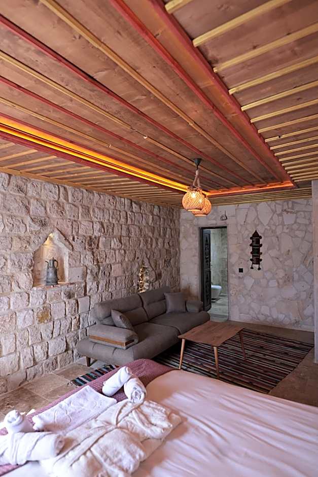 Stone Owl Otel & Restaurant