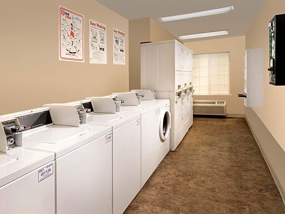 WoodSpring Suites Topeka