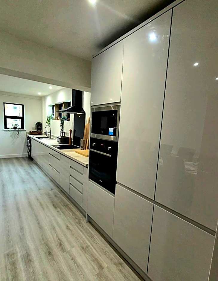 The Waltzing Weasel B&B