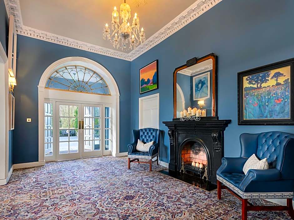 Castle Oaks House Hotel