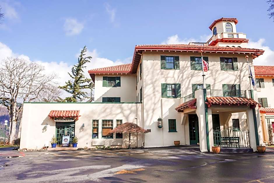 Columbia Gorge Hotel & Spa
