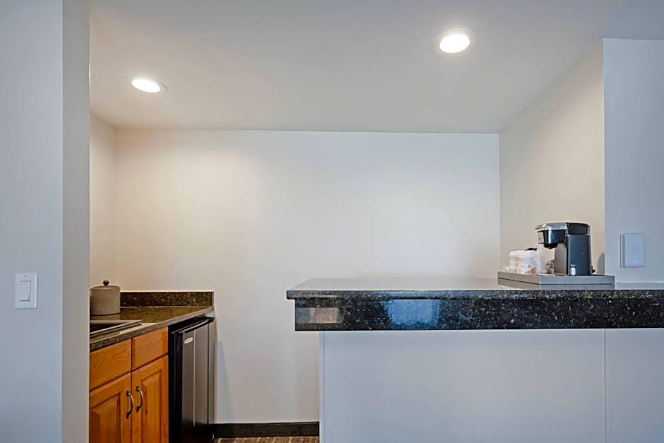 The Lux Hotel & Conference Center, an Ascend Collection Hotel