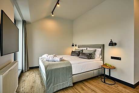 Corner Apartment Premium Suite River View