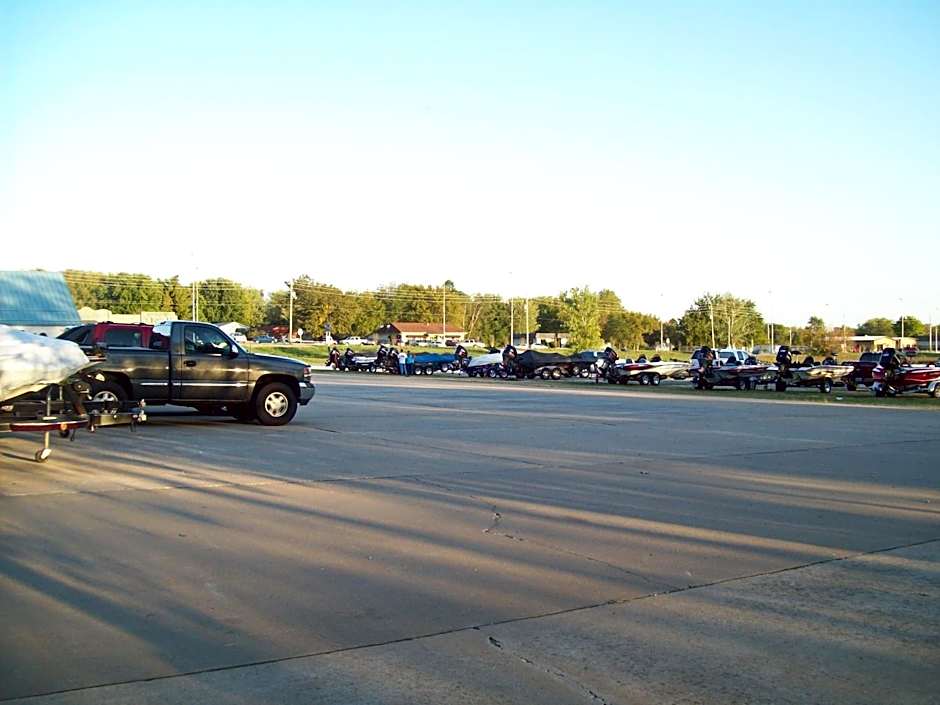 Days Inn by Wyndham Grove