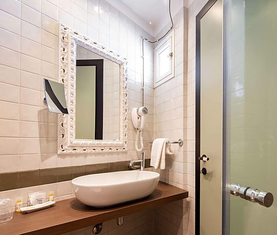 Best Western Maison B Hotel