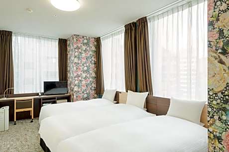 Twin Bed Room + Extra Bed - Rose Floor