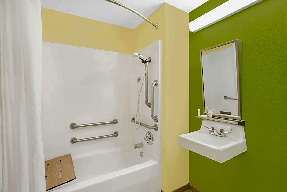Microtel Inn & Suites by Wyndham Tuscumbia/Muscle Shoals