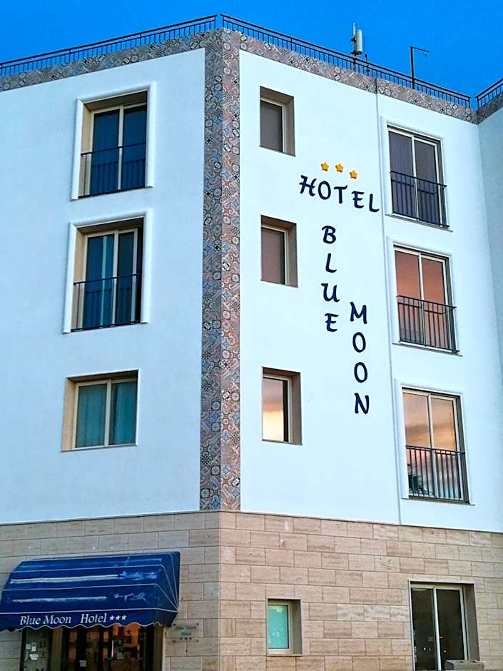 Blue Moon Hotel