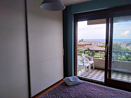 Deluxe Double Room with Balcony and Sea View