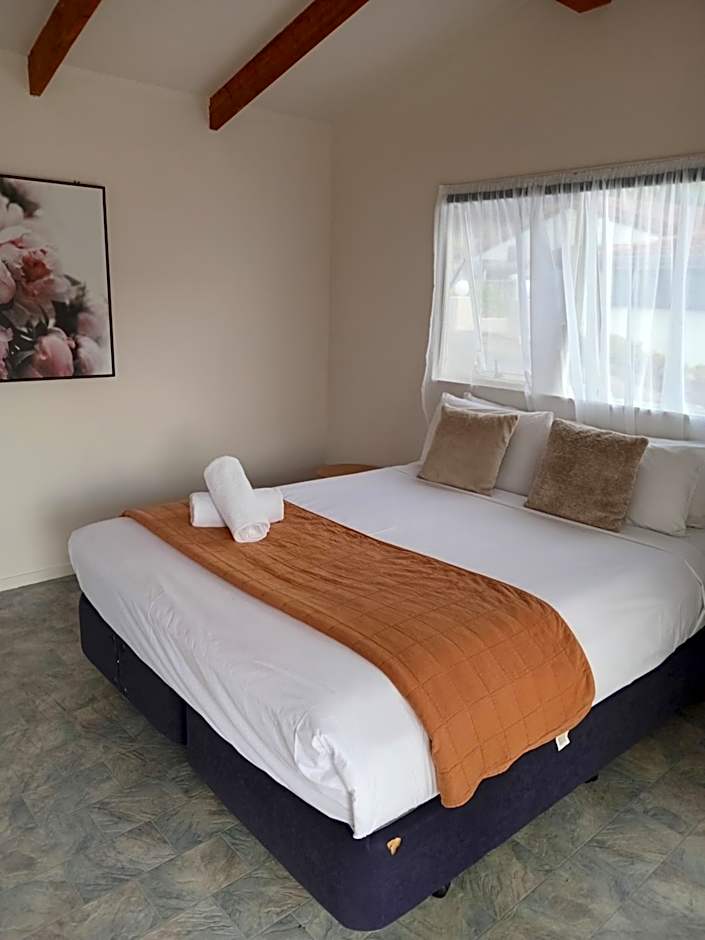 Haruru Falls Motel & Conference Centre