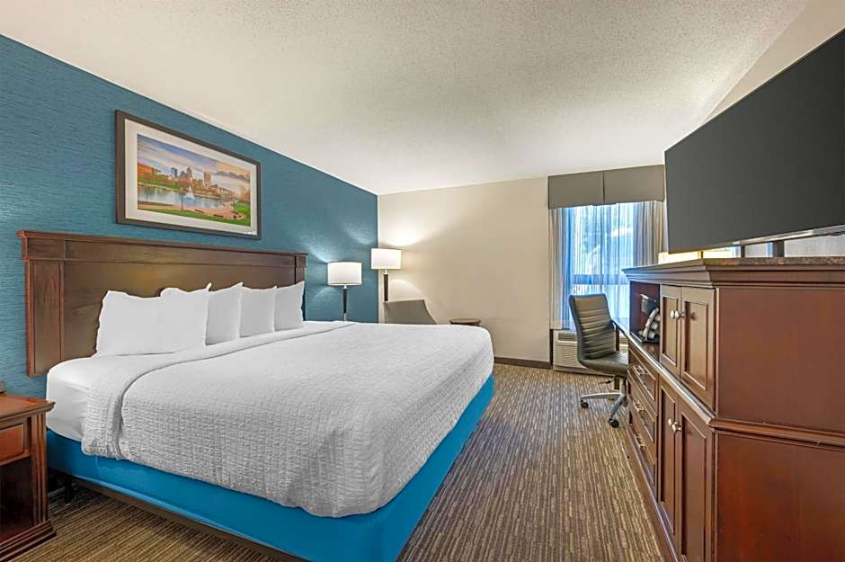 Best Western Plus Indianapolis North at Pyramids