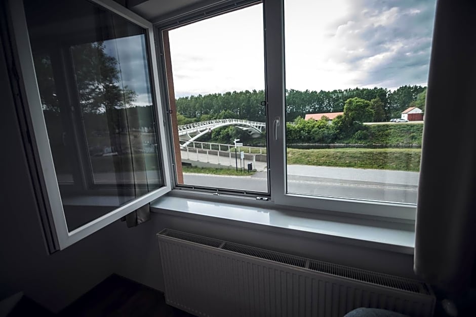 Tenisz Panzió - Baja